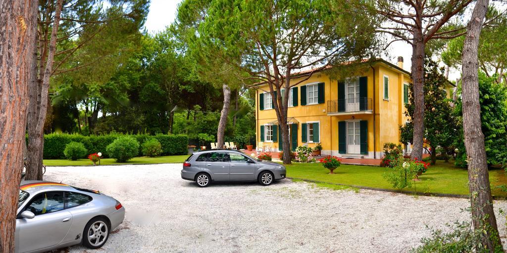 Hotel Villa Fiorisella Marina di Massa Zewnętrze zdjęcie