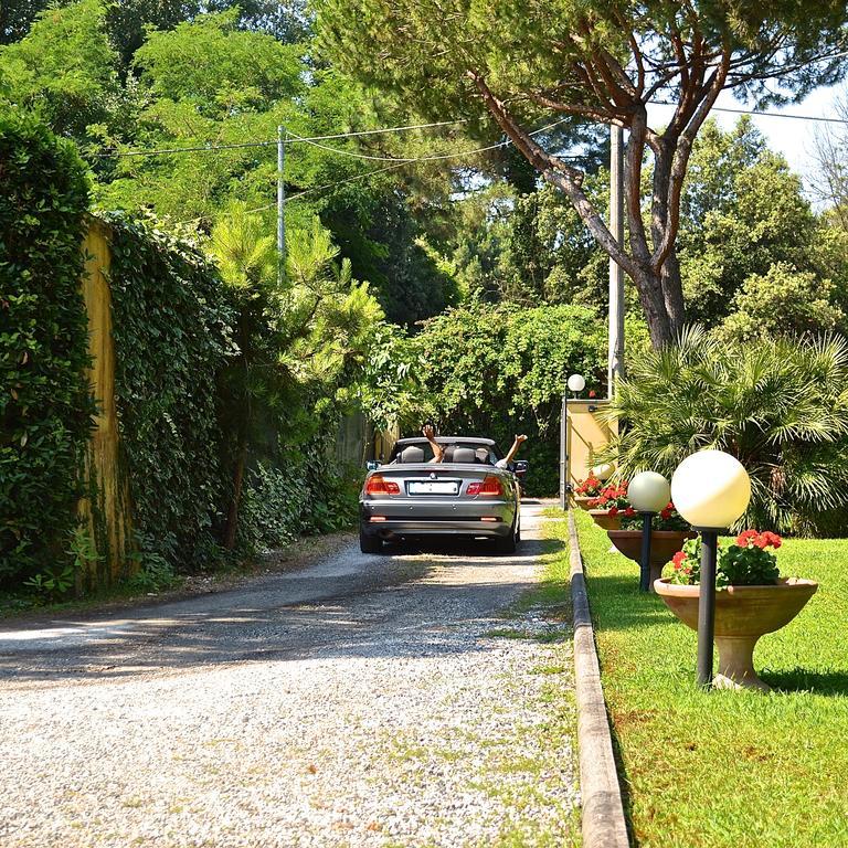 Hotel Villa Fiorisella Marina di Massa Zewnętrze zdjęcie