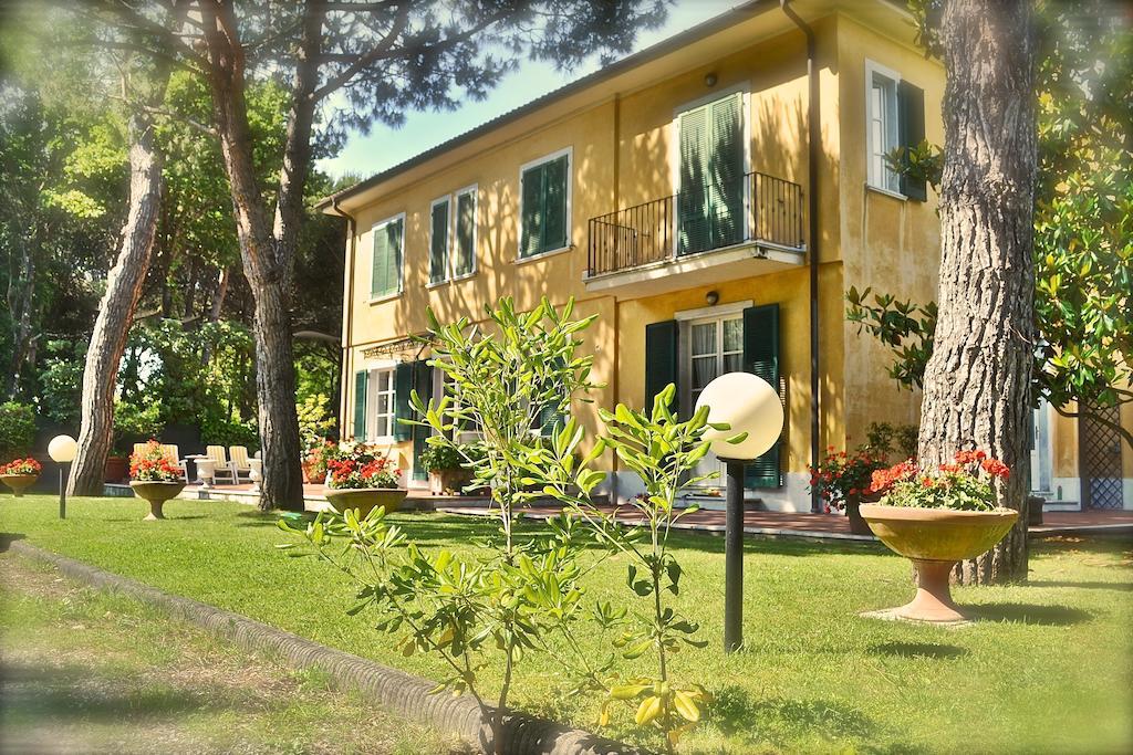 Hotel Villa Fiorisella Marina di Massa Zewnętrze zdjęcie