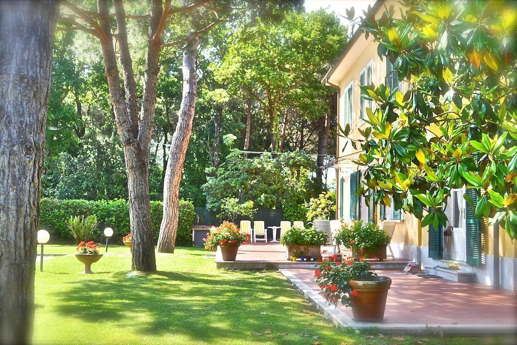 Hotel Villa Fiorisella Marina di Massa Zewnętrze zdjęcie