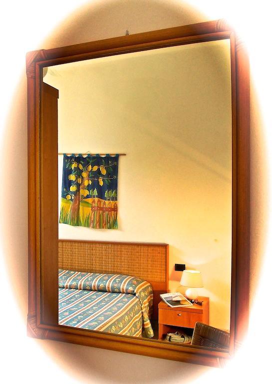 Hotel Villa Fiorisella Marina di Massa Pokój zdjęcie
