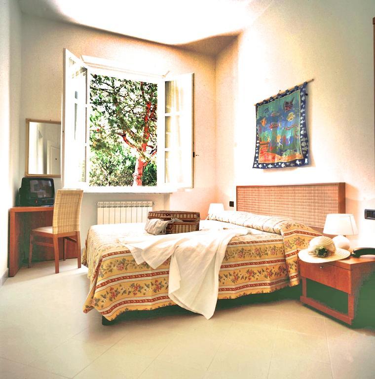 Hotel Villa Fiorisella Marina di Massa Pokój zdjęcie