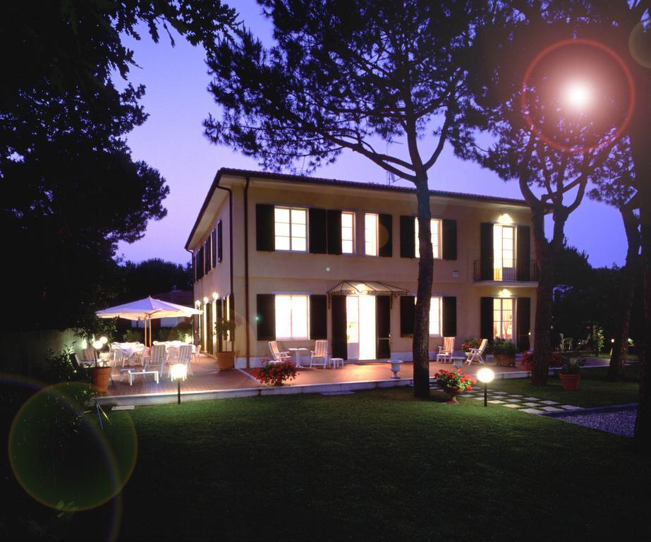 Hotel Villa Fiorisella Marina di Massa Zewnętrze zdjęcie